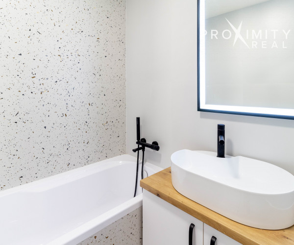 REZERVOVANÉ! 3 izbový byt s loggiou na sídl. Nad Jazerom, Baltická ulica