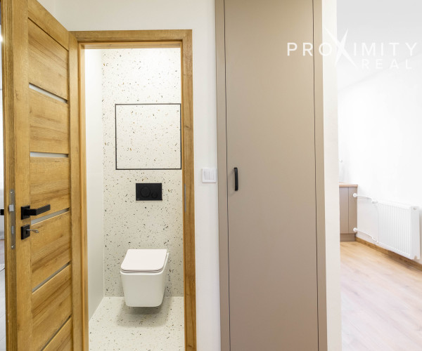 REZERVOVANÉ! 3 izbový byt s loggiou na sídl. Nad Jazerom, Baltická ulica