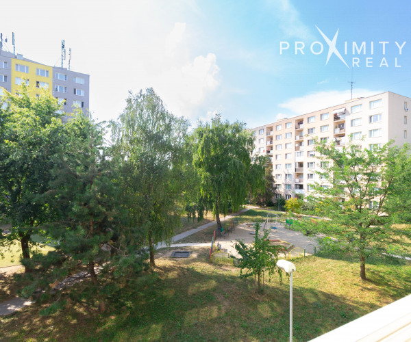 REZERVOVANÉ! 3 izbový byt s loggiou na sídl. Nad Jazerom, Baltická ulica