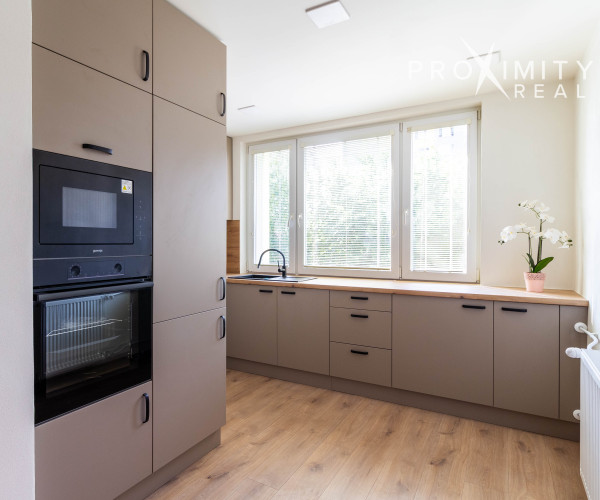 REZERVOVANÉ! 3 izbový byt s loggiou na sídl. Nad Jazerom, Baltická ulica