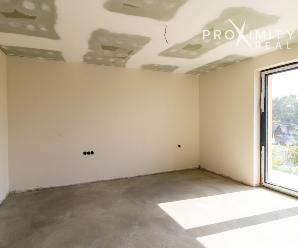 REZERVOVANÉ! Rodinný dom s priestranným 934m2 pozemkom, 5 izbami a 3 kúpelňami