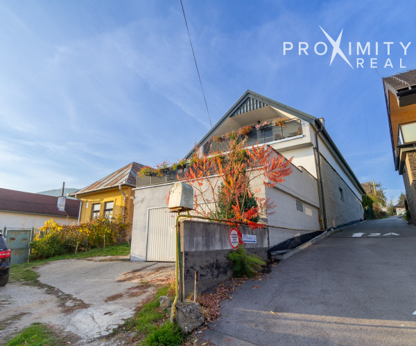 Podnikateľské priestory a priestranný rodinný dom s úžitkovou plochou 320 m² na pozemku s rozlohou 672 m² v atraktívnej lokalite!