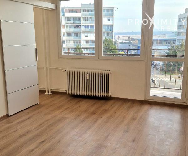 ZNÍŽENÁ CENA!!!!!!!! 3-izbový slnečný byt na Terase s novou rekonštrukciou a veľkým balkónom