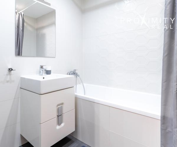 Park Anička, ihneď voľný 2-izb. byt, zariadený s garážovým státím