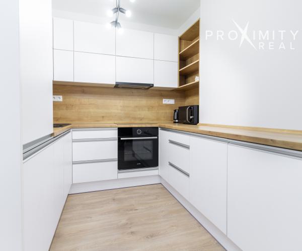 Park Anička, ihneď voľný 2-izb. byt, zariadený s garážovým státím