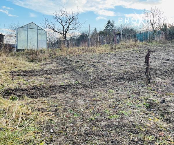 Krásna, slnečná a pokojná záhrada iba 7 minút od úplného centra mesta – Geder