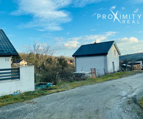 Krásna, slnečná a pokojná záhrada iba 7 minút od úplného centra mesta – Geder