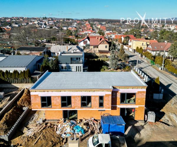 VILADOMY PEREŠ 4,5 izb. byt s vlastnou záhradou a 2xparkovaním