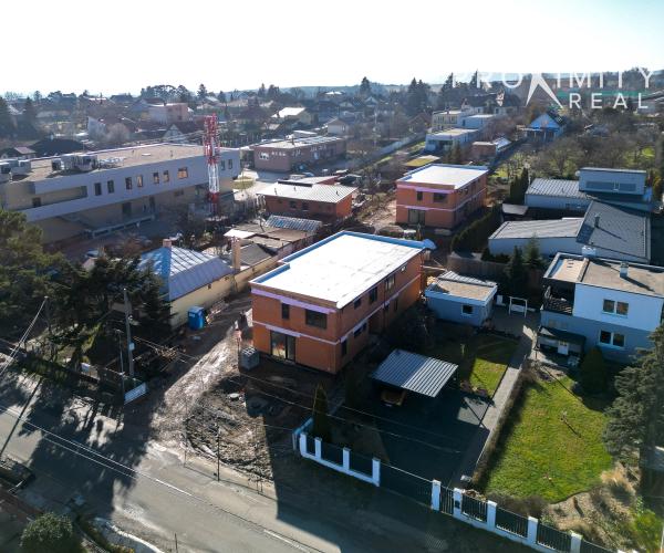 VILADOMY PEREŠ 4,5 izb. byt s vlastnou záhradou a 2xparkovaním