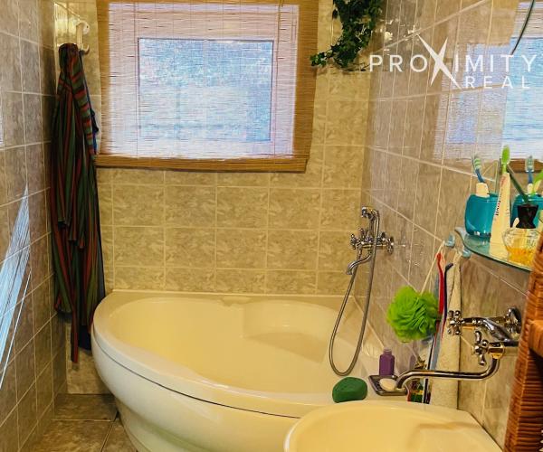 NA PREDAJ: Luxusná celoročná chata pri Ružíne s nádherným výhľadom