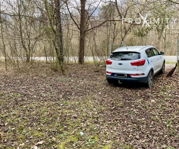 NA PREDAJ: Rozľahlá záhrada s drevenou chatou v nádhernom prostredí Lodiny, neďaleko Ružína