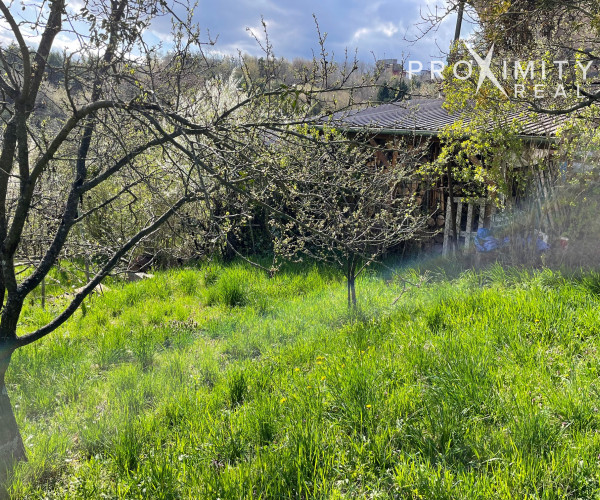 Krásna záhrada a chata s dychberúcim výhľadom – Červený breh, Košice