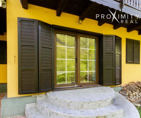 NA PREDAJ: Luxusná celoročná chata pri Ružíne s nádherným výhľadom