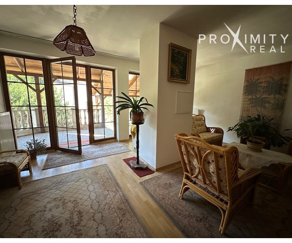 Priestranný dom vhodný na podnikanie  sídlo firmy