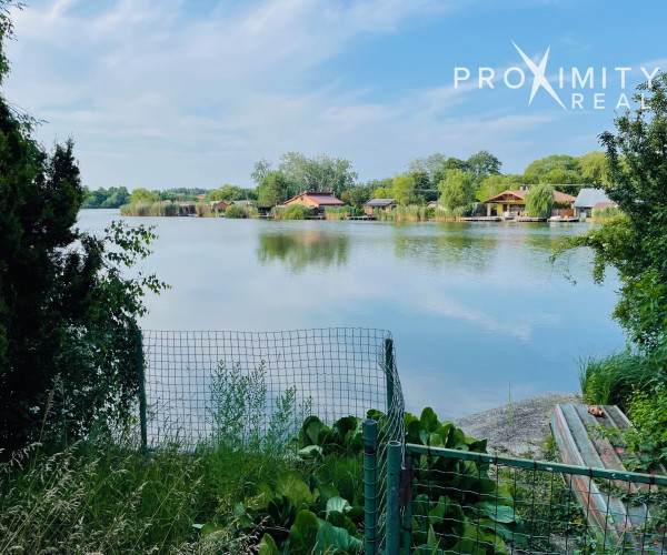 Na predaj: Výnimočná celoročná murovaná chata pri vode – Čaňa