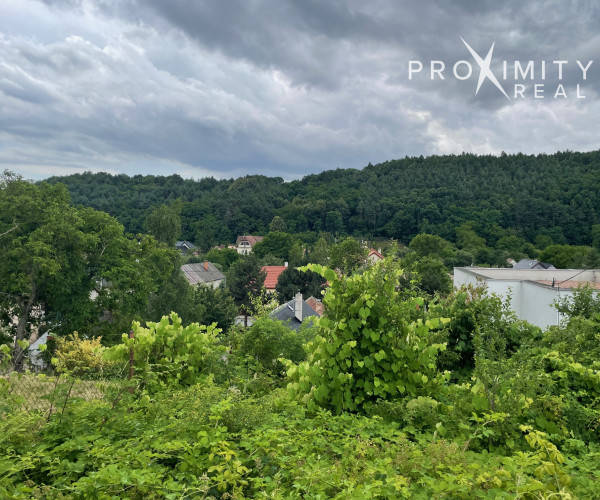 Na predaj – slnečný stavebný pozemok v lokalite Košice – Myslava (714 m²)