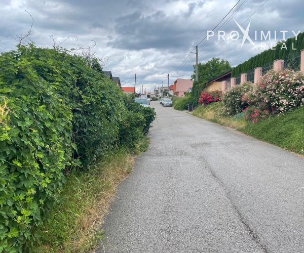 Na predaj – slnečný stavebný pozemok v lokalite Košice – Myslava (714 m²)