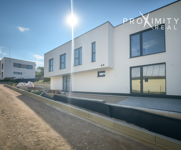 SKOLAUDOVANÉ-VILADOMY PEREŠ  3 izb. byt s vlastnou záhradou a 2xparkovanie