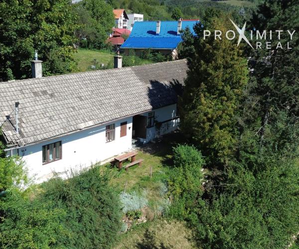 Na predaj priestranný gazdovský dom v obci Helcmanovce (okres Gelnica).