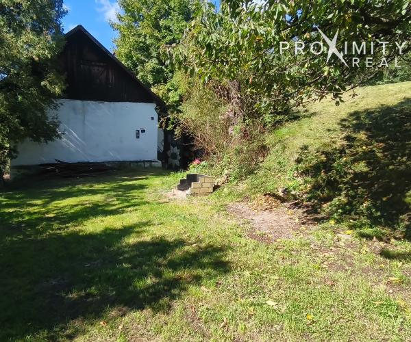 Na predaj priestranný gazdovský dom v obci Helcmanovce (okres Gelnica).