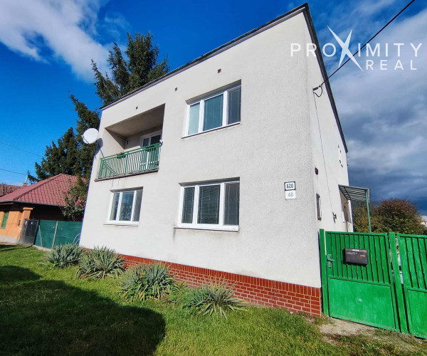 Priestranný dvojpodlažný rodinný dom s pozemkom 893 m² v Turni nad Bodvou