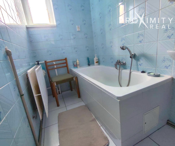 Priestranný dvojpodlažný rodinný dom s pozemkom 893 m² v Turni nad Bodvou