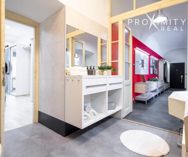 Elegantný historický byt s jedinečnou atmosférou a veľkorysou rozlohou 130 m²  v CENTRE MESTA KOŠICE