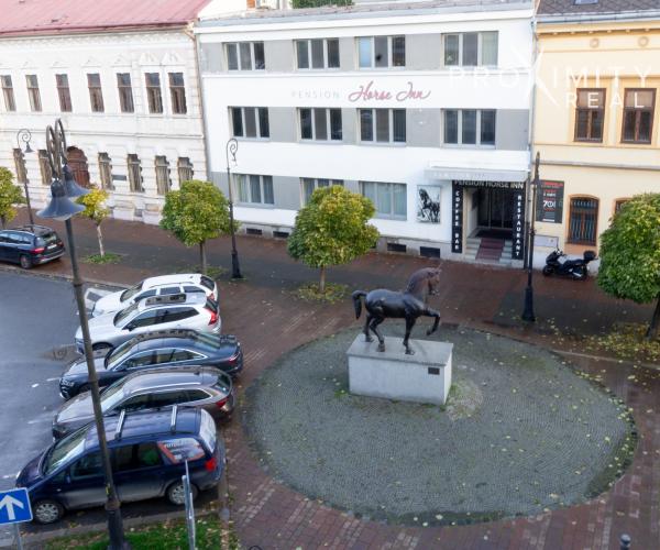 Elegantný historický byt s jedinečnou atmosférou a veľkorysou rozlohou 130 m²  v CENTRE MESTA KOŠICE