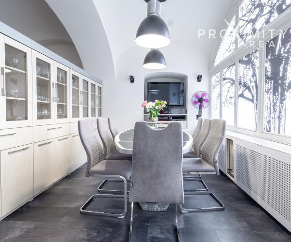 Elegantný historický byt s jedinečnou atmosférou a veľkorysou rozlohou 130 m²  v CENTRE MESTA KOŠICE