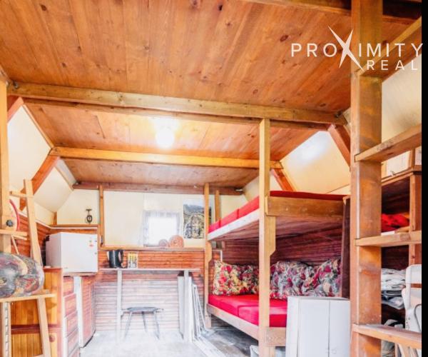 Na predaj: oplotená záhrada s chatkou vo Veľkej Lodine