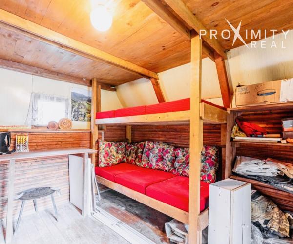 Na predaj: oplotená záhrada s chatkou vo Veľkej Lodine