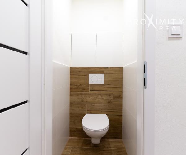 Krásny, kompletne zrekonštruovaný 2-izbový byt – Nad jazerom, Donská ulica (51 m²), ihneď voľný