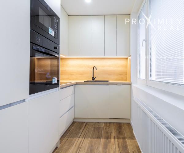 Krásny, kompletne zrekonštruovaný 2-izbový byt – Nad jazerom, Donská ulica (51 m²), ihneď voľný