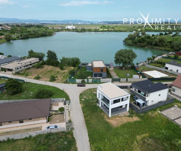 Na Prenájom Moderný 4-izbový dom pri jazere – Čaňa