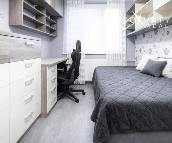 Pražský 3 izbový byt s loggiou na Jakobyho ul., Staré Mesto