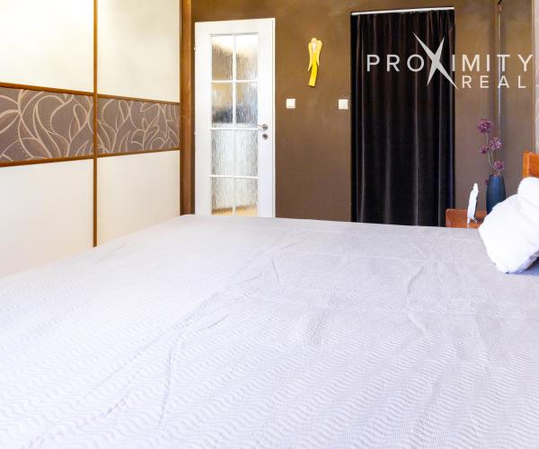 Pražský 3 izbový byt s loggiou na Jakobyho ul., Staré Mesto