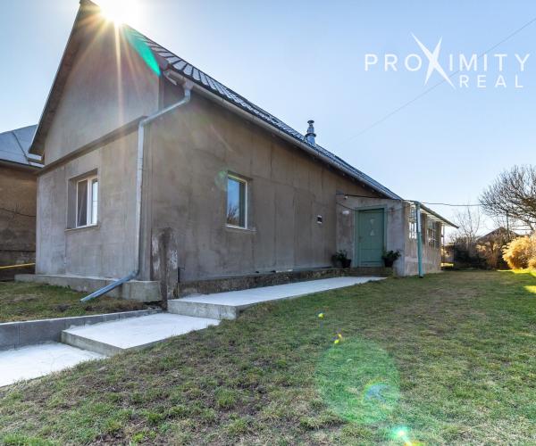 Rodinný dom s možnosťou rozšírenia bývania a veľkým pozemkom – Valaliky