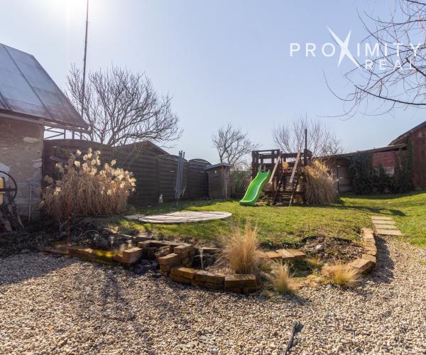 Rodinný dom s možnosťou rozšírenia bývania a veľkým pozemkom – Valaliky