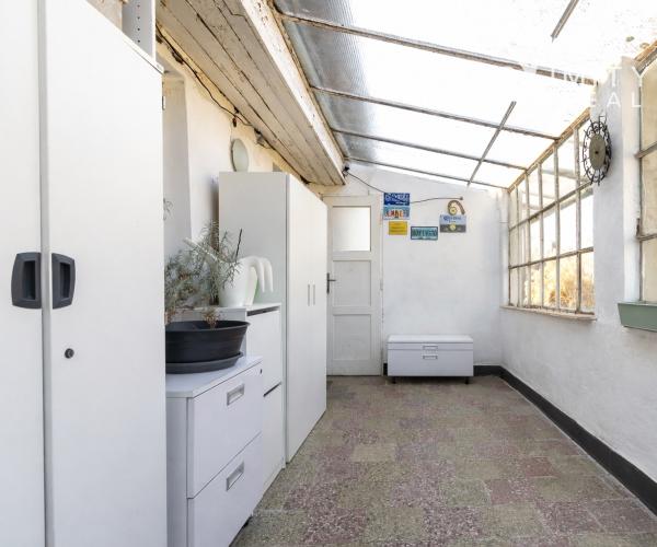 Rodinný dom s možnosťou rozšírenia bývania a veľkým pozemkom – Valaliky