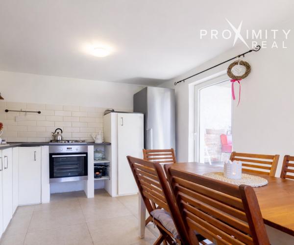 Rodinný dom s možnosťou rozšírenia bývania a veľkým pozemkom – Valaliky