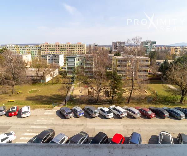 MODERNÉ BÝVANIE NA TERASE: 1,5 izb. byt s úplne novou rekonštrukciou