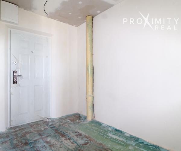 MODERNÉ BÝVANIE NA TERASE: Čerstvá rekonštrukcia 1,5 izb. bytu v srdci Košíc