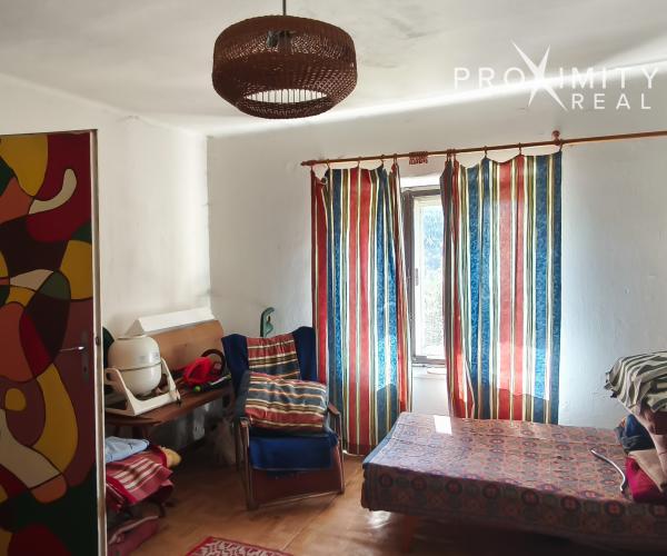 Na predaj priestranný gazdovský dom v obci Helcmanovce (okres Gelnica).