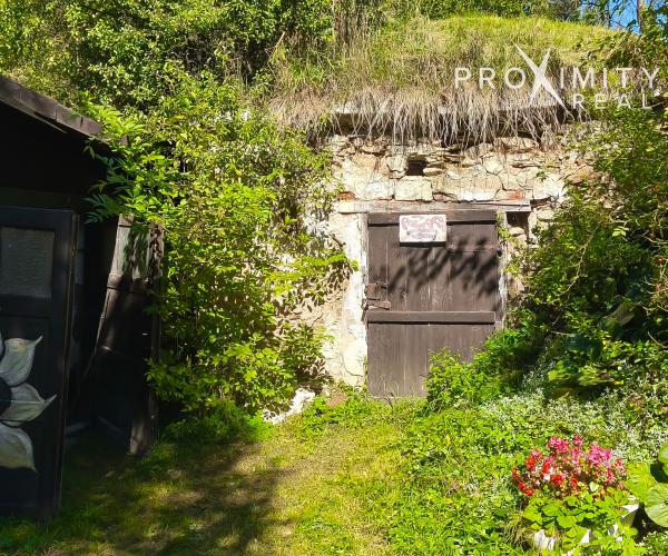 Na predaj priestranný gazdovský dom v obci Helcmanovce (okres Gelnica).