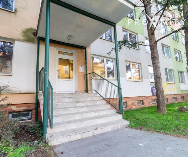 Bývanie s dušou Starého Mesta: Zrekonštruovaný „Pražak" na Kuzmányho ulici v Košiciach