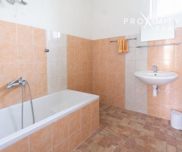 Nádherný gazdovský dom v obci Rešica