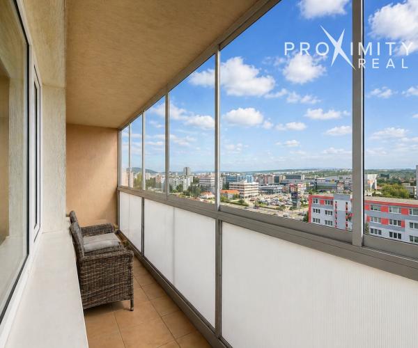 PANORAMATICKÉ BÝVANIE S VÝHĽADOM, KTORÝ VÁM UČARUJE: 3-IZBOVÝ BYT NA TERASE