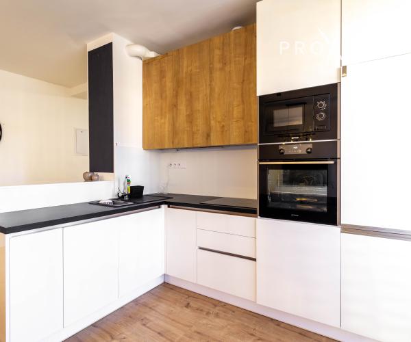 Residence Mestsky park - 3 rooms apartment, fully furnished, garage parking, Immediately free