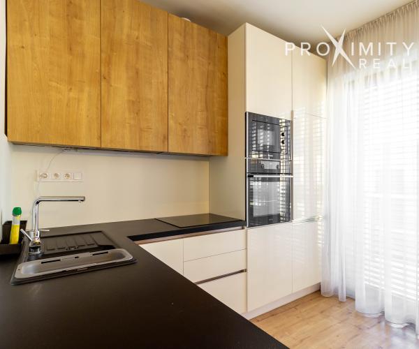 Residence Mestsky park - 3 rooms apartment, fully furnished, garage parking, Immediately free