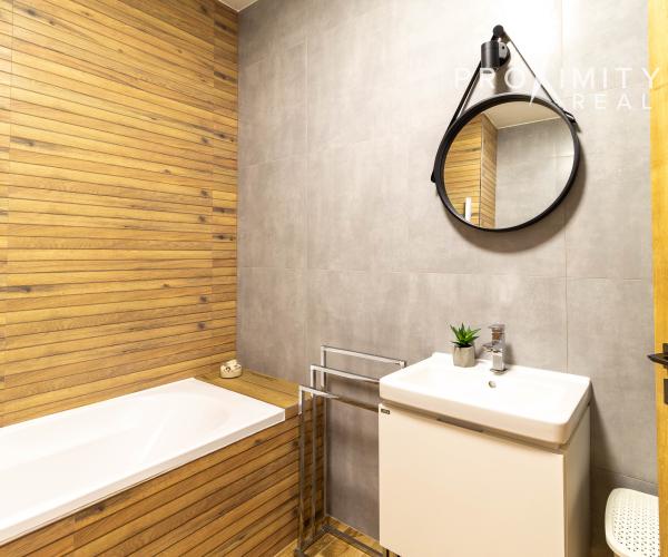 Residence Mestsky park - 3 rooms apartment, fully furnished, garage parking, Immediately free